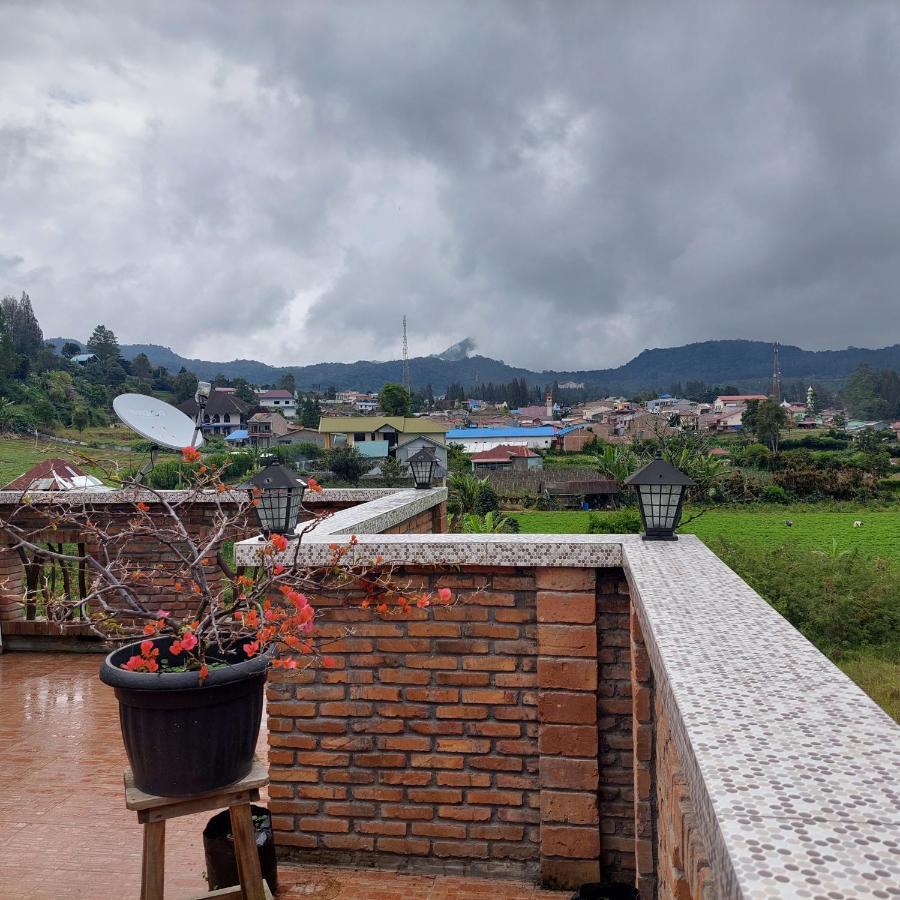 Sapo Rumbia Berastagi Buitenkant foto